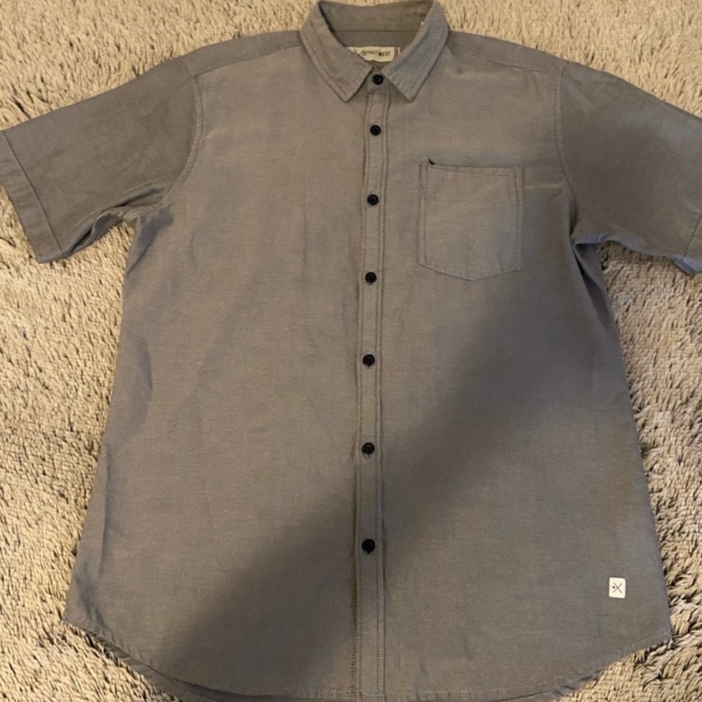 Buckle button up !